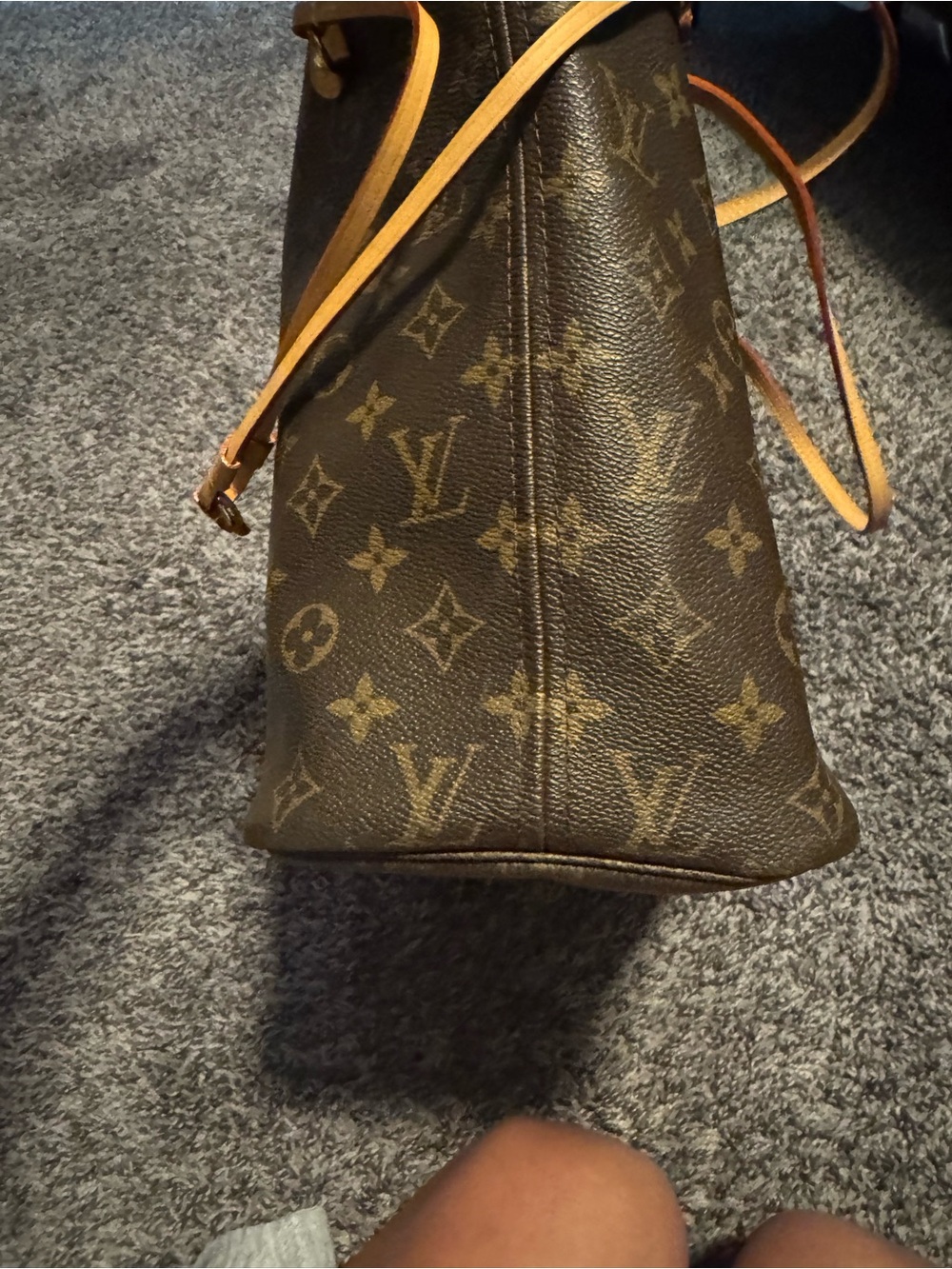 Louis Vuitton Monogram Neverfull MM Canvas Tote with Vachetta Trim - Picture 4 of 11